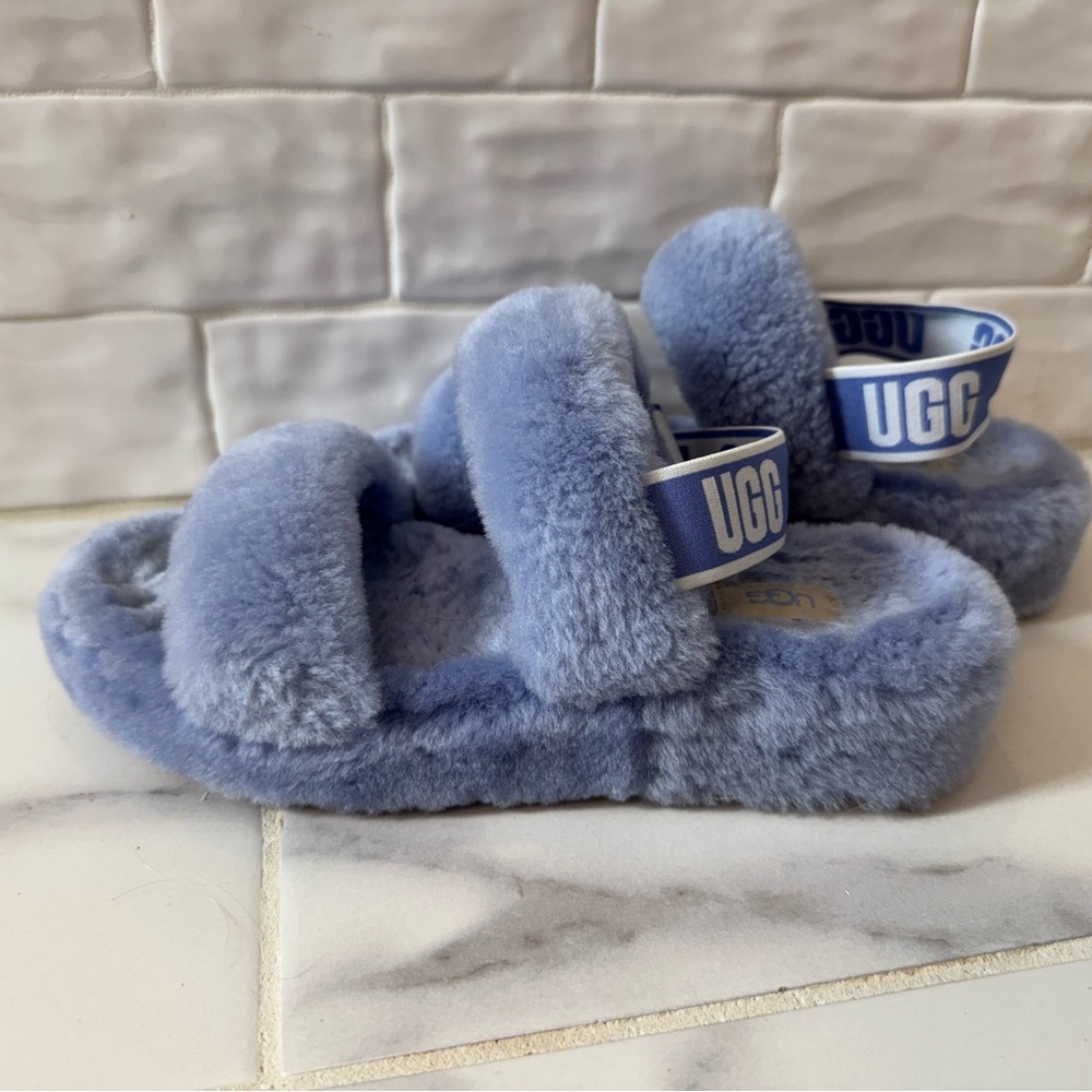 Ugg Women’s Size 8 Blue Fluffy Slippers Platform Strappy